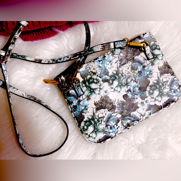 NWOT Betsey Johnson Poppy Crossbody Bag & Infinity Scarf W/ Black Bow Tie - Picture 3 of 10